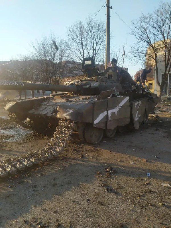Уничтожены российские танки в Мариуполе