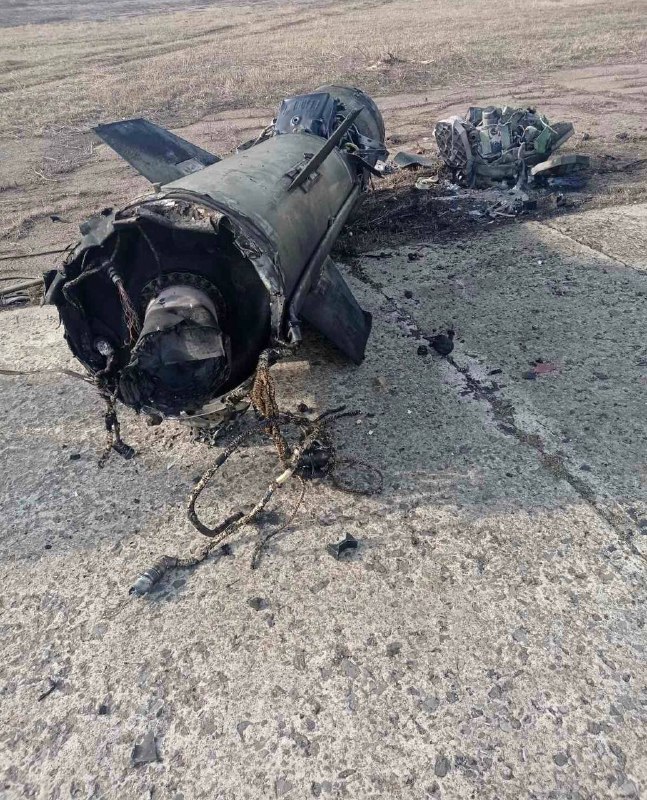 В Луганске в результате падения ракеты Точка на бензовоз погиб 1 российский боевик