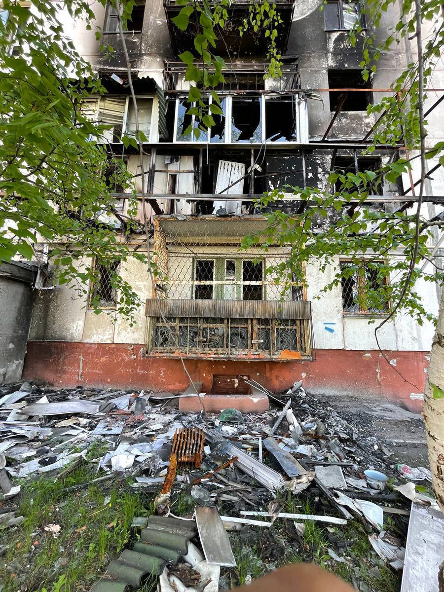 Два человека погибли сегодня в результате обстрела российской артиллерией жилых домов в Северодонецке