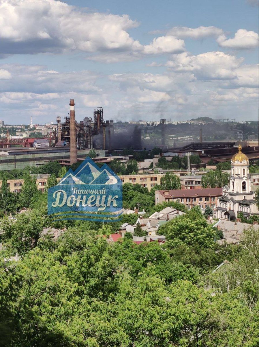 Bombardımandan sonra Donetsk'te duman