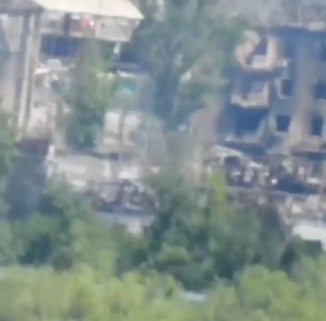 Video: Ukrayna ordusu, Luhansk bölgesinde ATGM Stuhna ile Rus tankını imha etti