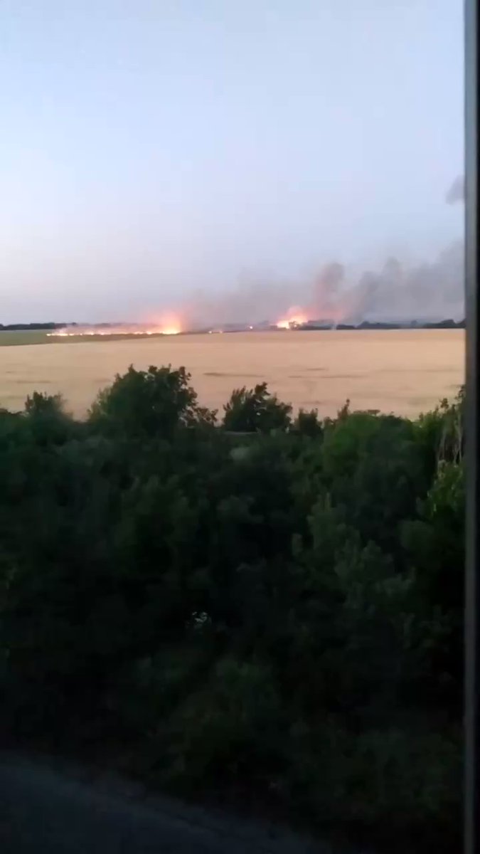 Shakhtatsk'taki cephanelikte mühimmat, bir gecede füze isabet ettiği iddia edildikten sonra patladı