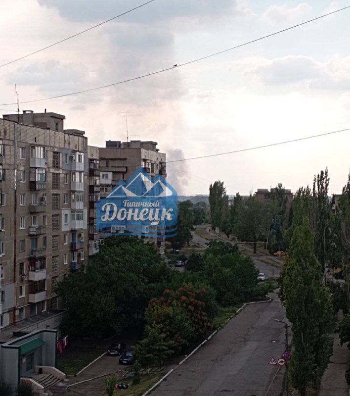 Fire in Torez as seen from Snizhne