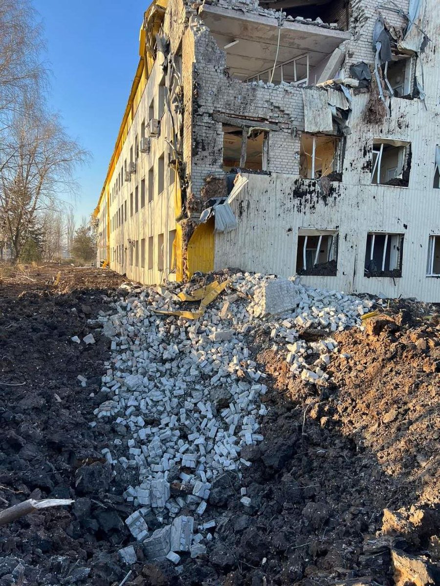 Bakhmut'taki bir çocuk hastanesi, bugün erken saatlerde bir Rus roket saldırısında ciddi şekilde hasar gördü.