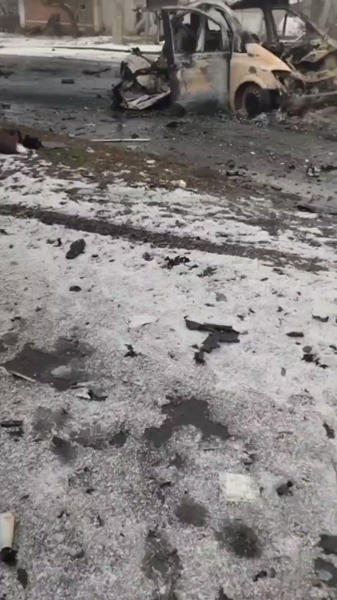 Bakhmut'ta araçları Rus bombardımanı tarafından hedef alındıktan sonra gönüllüler arasında kayıplar
