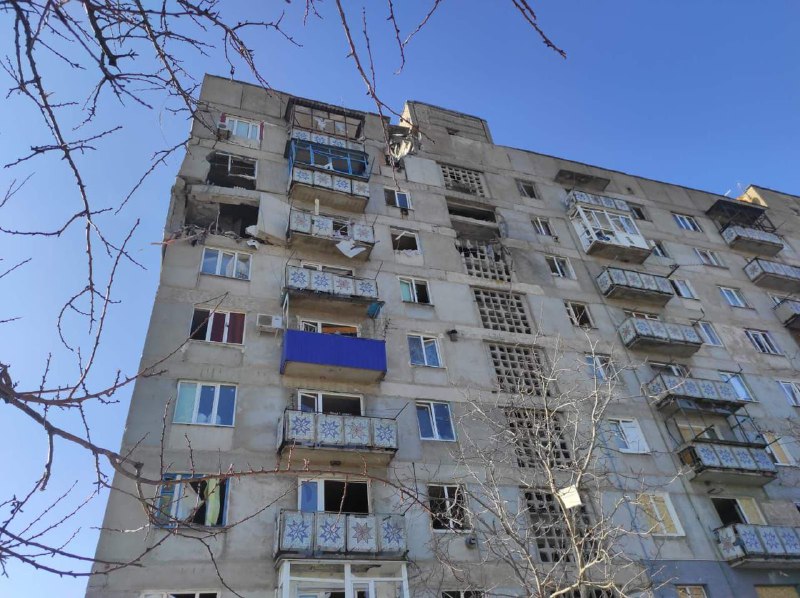 Rus topçusu, New York, Donetsk bölgesindeki bir apartman bloğunu vurdu