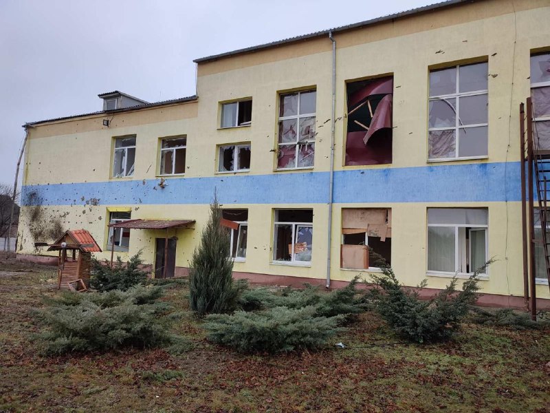 Rus ordusu Bakhmut yakınlarındaki Ivanopillia'da bir okulu bombaladı