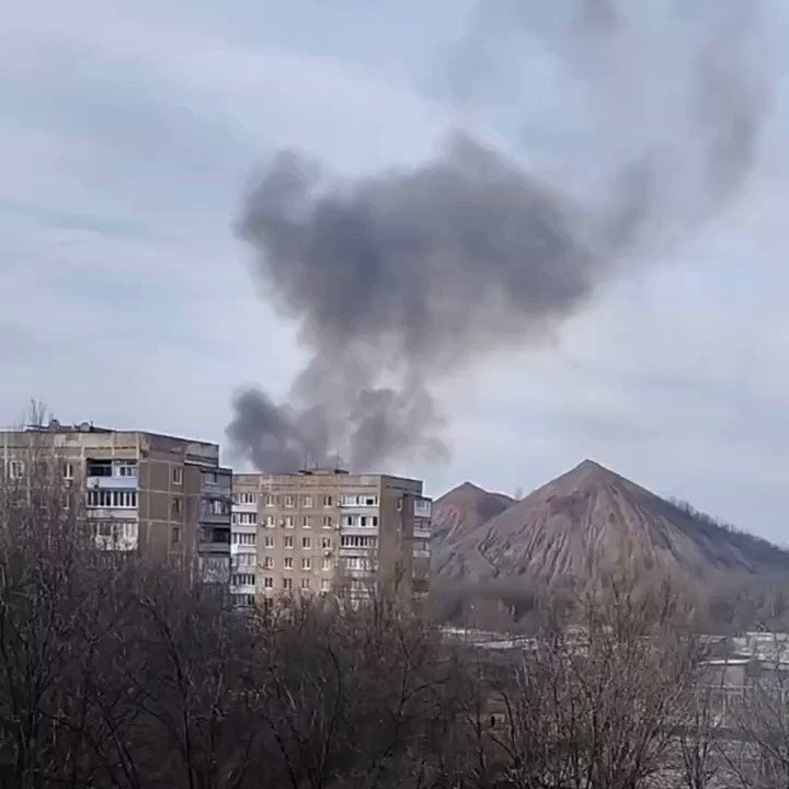 Взрывы в районе шахты Петровского в Донецке